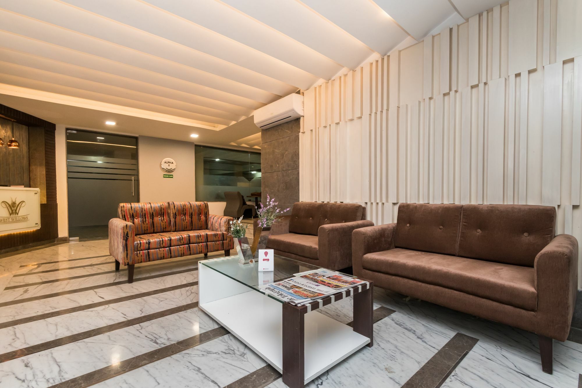 Capital O 10212 Hotel West Willows Xanadu Калькутта Экстерьер фото